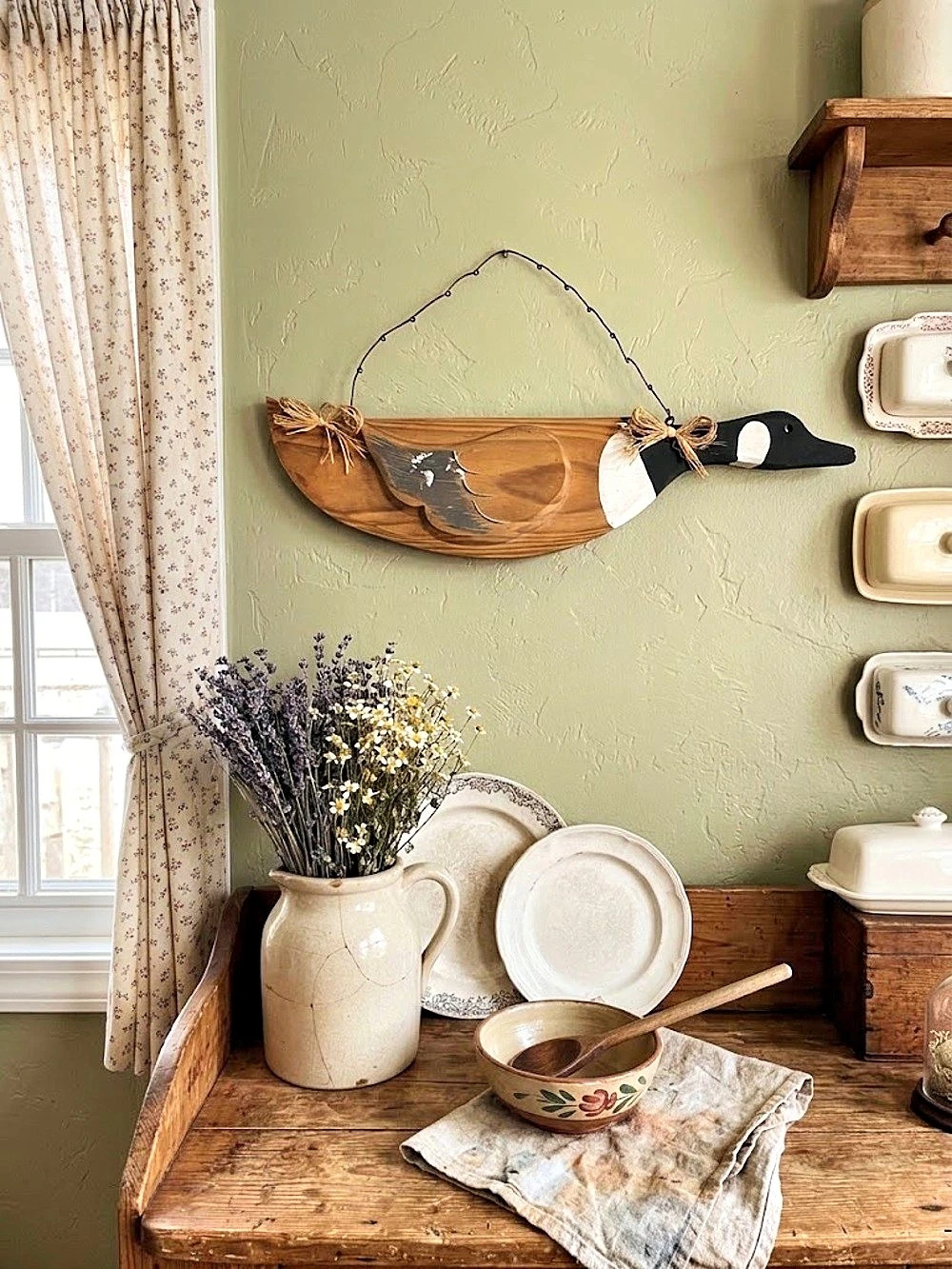 Wooden Goose sign